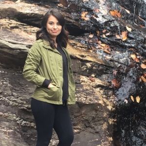 Meet your Posher, Gaby